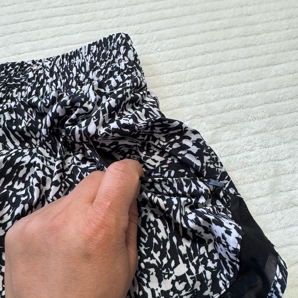 Athleta Black & White Dotted-Print Women’s Athletic Shorts - Picture 3 of 6
